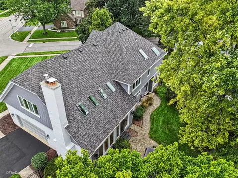 View/Area - 1772 Challenger Ct, Wheaton, IL 60189 photo 2 of 4