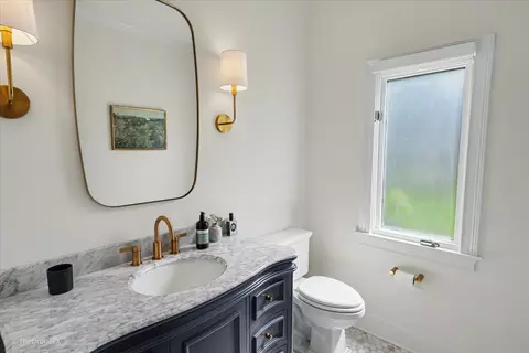 Bath - 1772 Challenger Ct, Wheaton, IL 60189 photo 1 of 6
