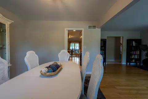 Dining - 1122 S Benson Blvd, Freeport, IL 61032 photo 2 of 4