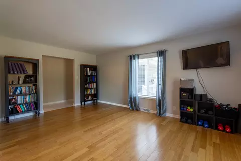 Living - 1122 S Benson Blvd, Freeport, IL 61032 photo 5 of 5