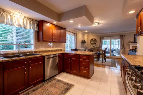 Kitchen - 1122 S Benson Blvd, Freeport, IL 61032 photo 1 of 5