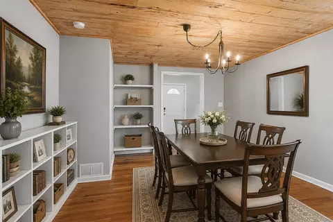 Dining - 523 E Main St, Morris, IL 60450 photo 2 of 2