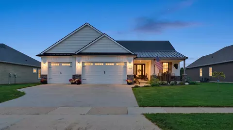 4906 Chestnut Grove Dr, Champaign, IL 61822
