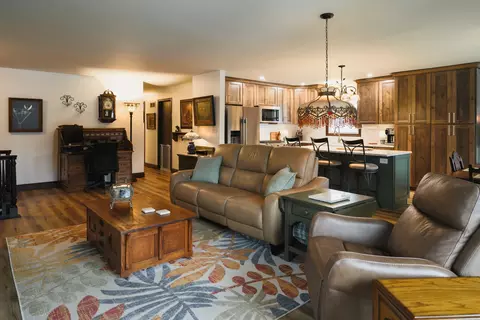 Living - 2705 Debo Dr, Peru, IL 61354 photo 2 of 2