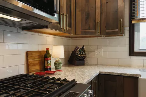 Kitchen - 2705 Debo Dr, Peru, IL 61354 photo 3 of 4