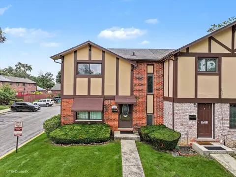 1 S291 Michigan Ave, Villa Park, IL 60181