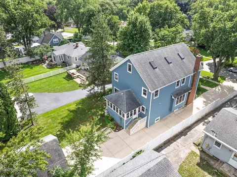 View/Area - 217 S Summit St, Wheaton, IL 60187 photo 2 of 6