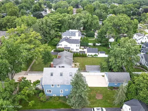 View/Area - 217 S Summit St, Wheaton, IL 60187 photo 3 of 6