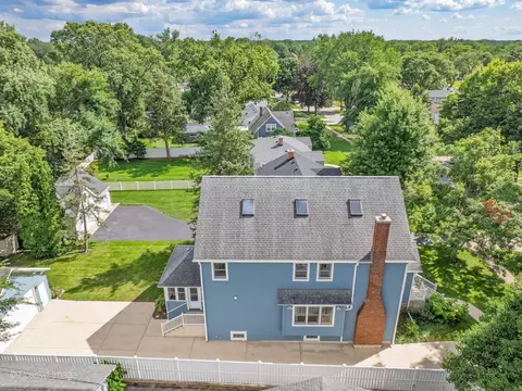 View/Area - 217 S Summit St, Wheaton, IL 60187 photo 1 of 6