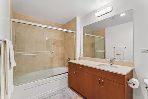 Bath - 65 E Monroe St #4407, Chicago, IL 60603 photo 1 of 1