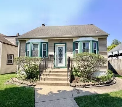 10806 S Whipple St, Chicago, IL 60655