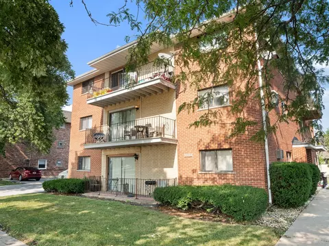 9645 Ridgeland Ave #201, Oak Lawn, IL 60453