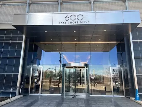 600 N Lake Shore Dr #914, Chicago, IL 60611