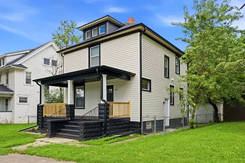 387 S Evergreen Ave, Kankakee, IL 60901