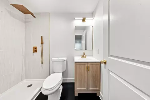 Bath - 387 S Evergreen Ave, Kankakee, IL 60901 photo 4 of 4