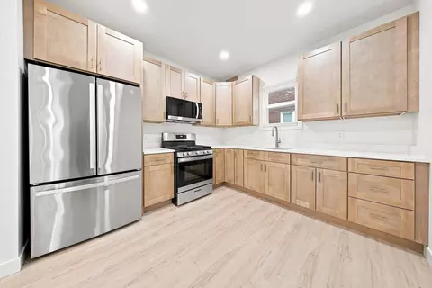 Kitchen - 387 S Evergreen Ave, Kankakee, IL 60901 photo 1 of 2