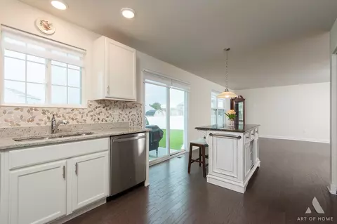 Kitchen - 1887 Locust Rd, Morris, IL 60450 photo 6 of 7