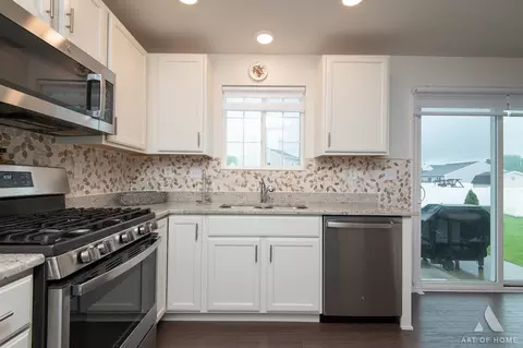 Kitchen - 1887 Locust Rd, Morris, IL 60450 photo 5 of 7