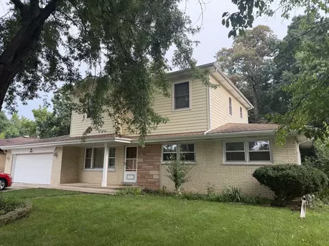 285 E Montrose Ave, Wood Dale, IL 60191