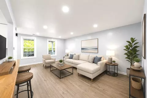 Living - 1010 Symphony Dr, Aurora, IL 60504 photo 6 of 8