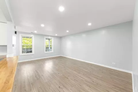 Living - 1010 Symphony Dr, Aurora, IL 60504 photo 5 of 8