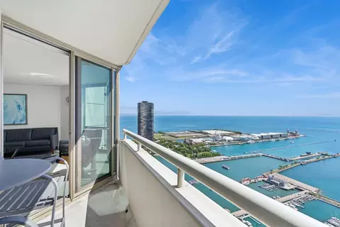 195 N Harbor Dr #4903, Chicago, IL 60601