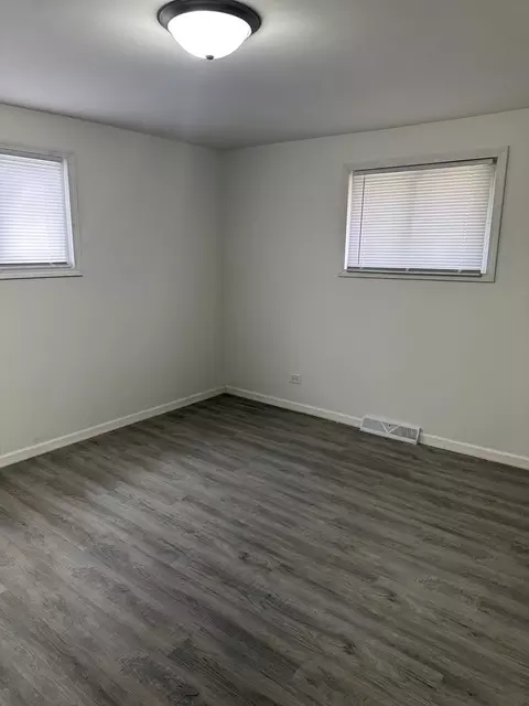 Bedroom - 16612 Oxford Dr, Markham, IL 60428 photo 3 of 5