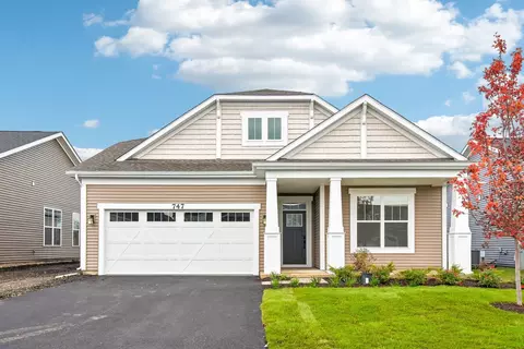 747 Alberta Ave, Oswego, IL 60543
