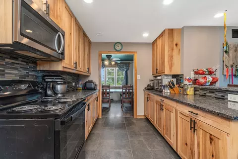 Kitchen - 30640 S Ashland Ave, Beecher, IL 60401 photo 2 of 7