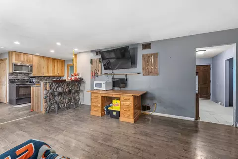 Entry Way - 30640 S Ashland Ave, Beecher, IL 60401 photo 1 of 3