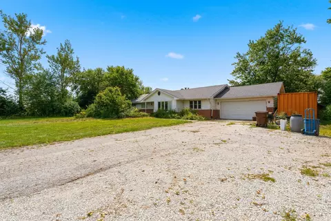 Exterior - 30640 S Ashland Ave, Beecher, IL 60401 photo 4 of 23