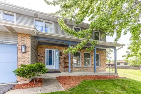 793 Santa Fe Ct, Carol Stream, IL 60188