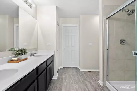 Bath - 305 Cooper St, Plano, IL 60545 photo 2 of 2