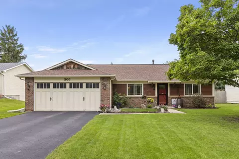 306 Drake Ct, Bolingbrook, IL 60490