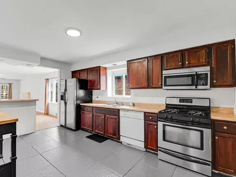 Kitchen - 1749 E 71st Pl, Chicago, IL 60649 photo 1 of 1