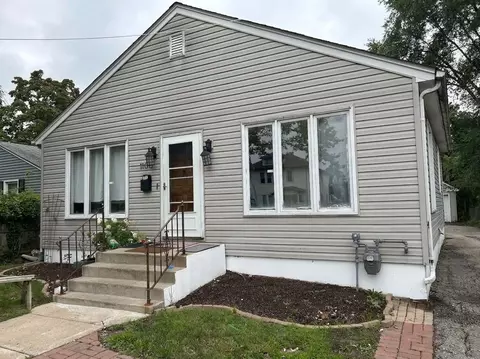 1106 Yeoman St, Waukegan, IL 60085