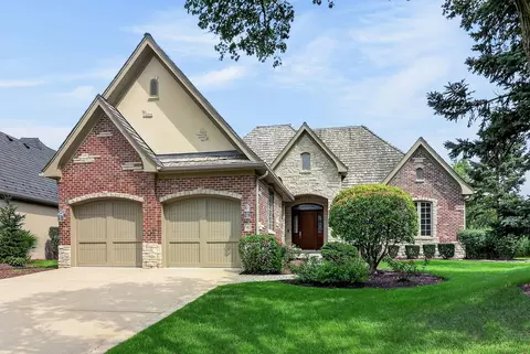 46 Forest Gate Cir, Oak Brook, IL 60523