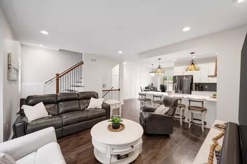 17902 Oak Park Ave, Tinley Park, IL 60477