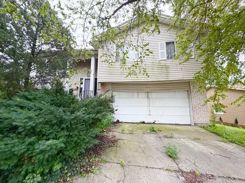 2001 Sunnydale St, Woodridge, IL 60517