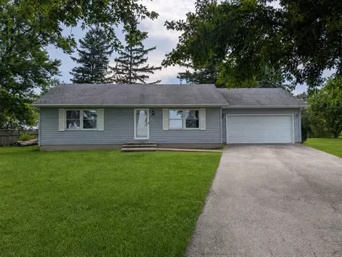 315 S Woodlawn Rd, Creston, IL 60113