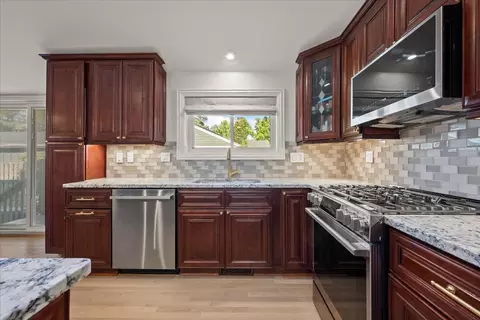 Kitchen - 803 Pine St, Deerfield, IL 60015 photo 2 of 3
