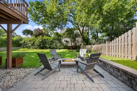 Exterior - 803 Pine St, Deerfield, IL 60015 photo 5 of 6