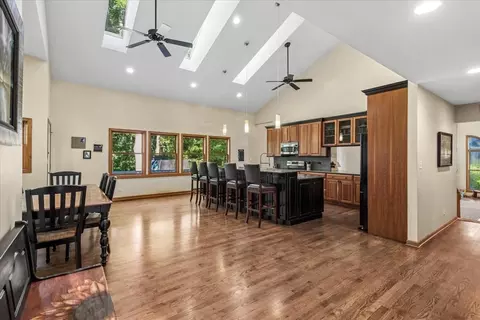 Entry Way - 6008 Tomlinson Dr, Mchenry, IL 60050 photo 3 of 4
