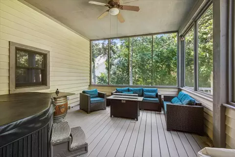 Exterior - 6008 Tomlinson Dr, Mchenry, IL 60050 photo 2 of 7