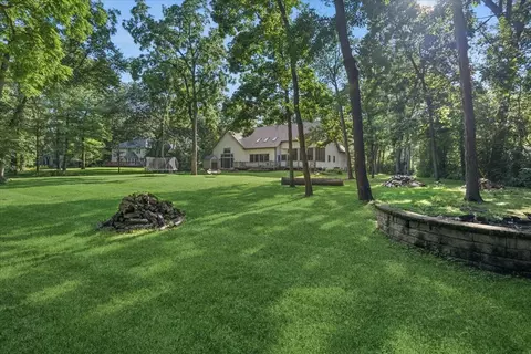 Exterior - 6008 Tomlinson Dr, Mchenry, IL 60050 photo 5 of 7
