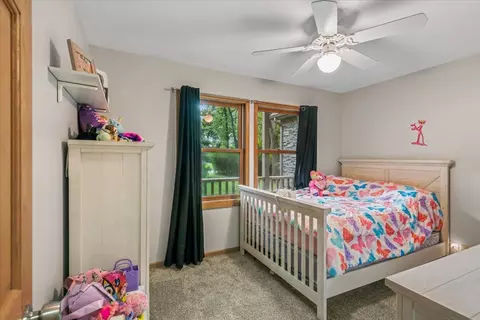 Bedroom - 6008 Tomlinson Dr, Mchenry, IL 60050 photo 2 of 3