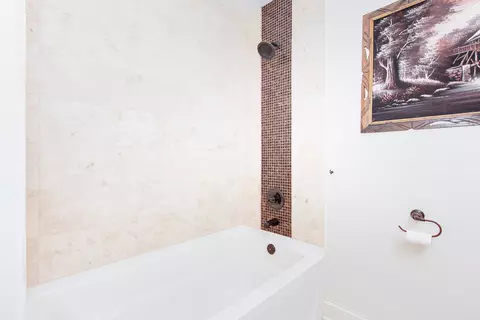 Bath - 16 W751 90th St, Willowbrook, IL 60527 photo 5 of 5