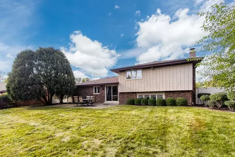 Exterior - 16 W751 90th St, Willowbrook, IL 60527 photo 4 of 6