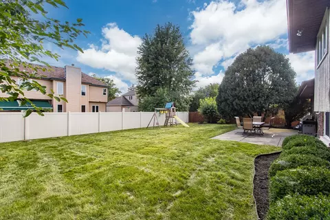 Exterior - 16 W751 90th St, Willowbrook, IL 60527 photo 3 of 6