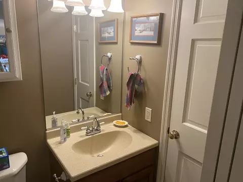 Bath - 17 Pendleton Way, Bloomington, IL 61704 photo 4 of 5